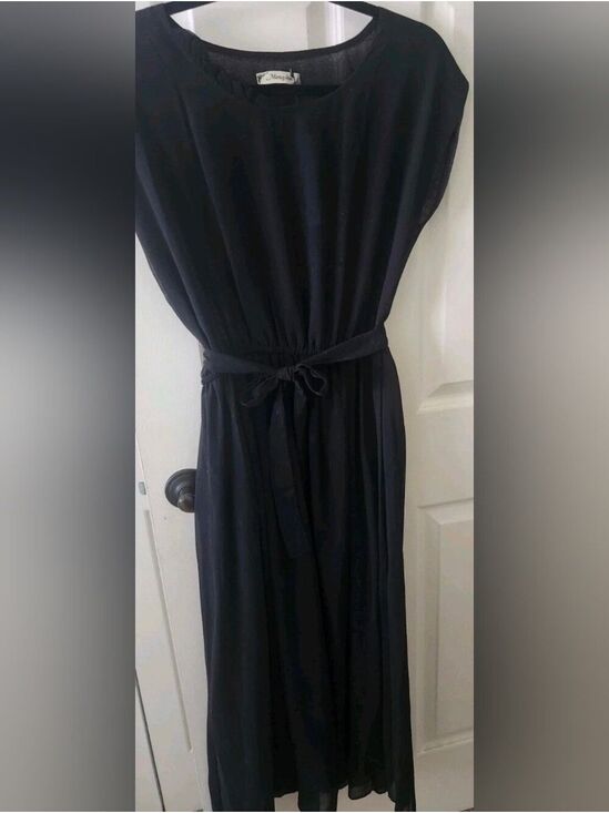 The Unbranded Brand Dresses & Skirts - NWT Solid Chiffon Cap-Sleeve Belted Black Mid- length dress